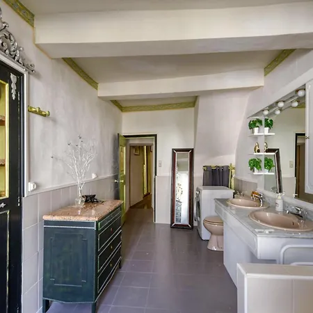 Maison De Choubaka בית נופש *